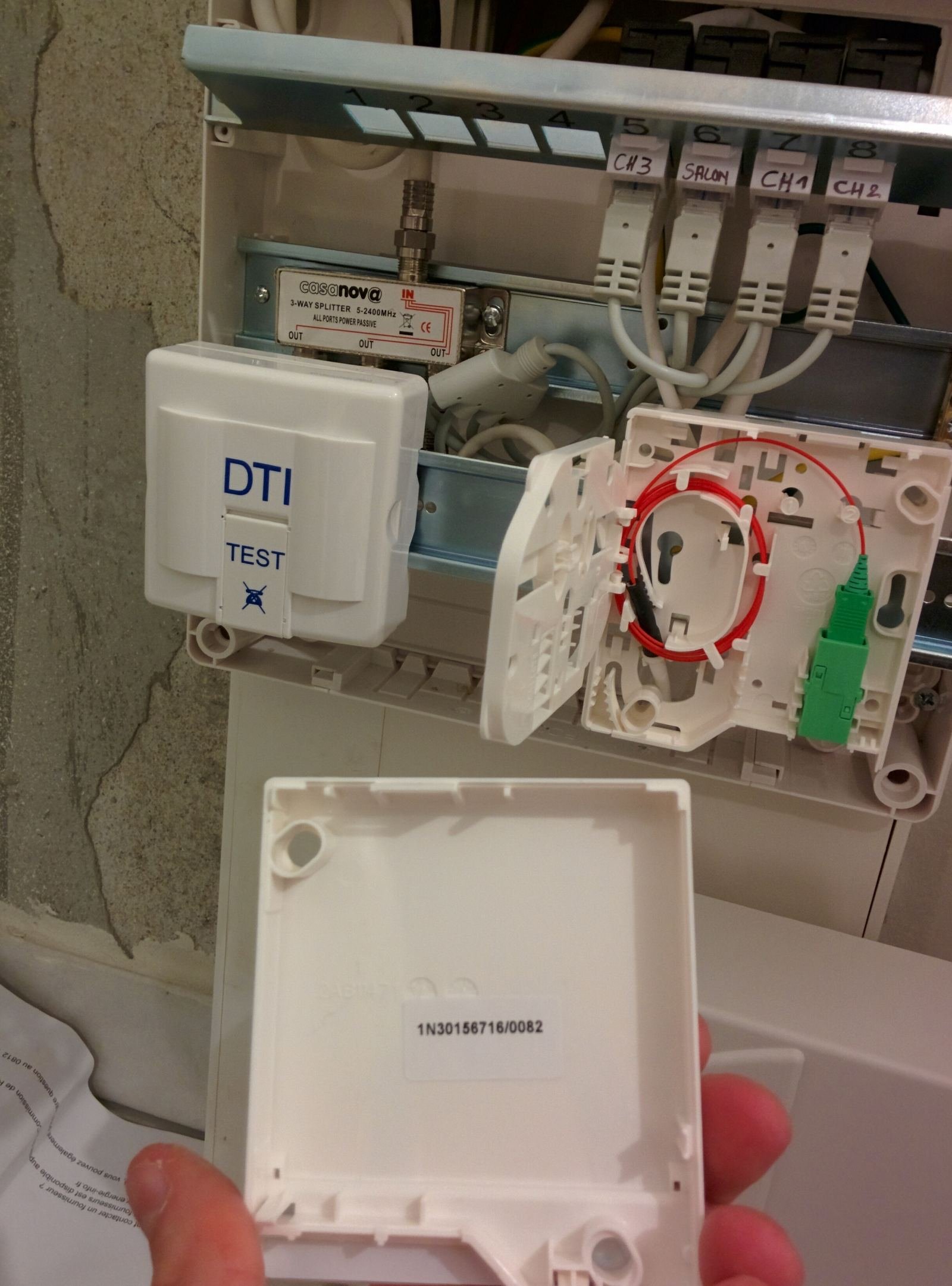 Raccordement fibre optique et boîtier DTI